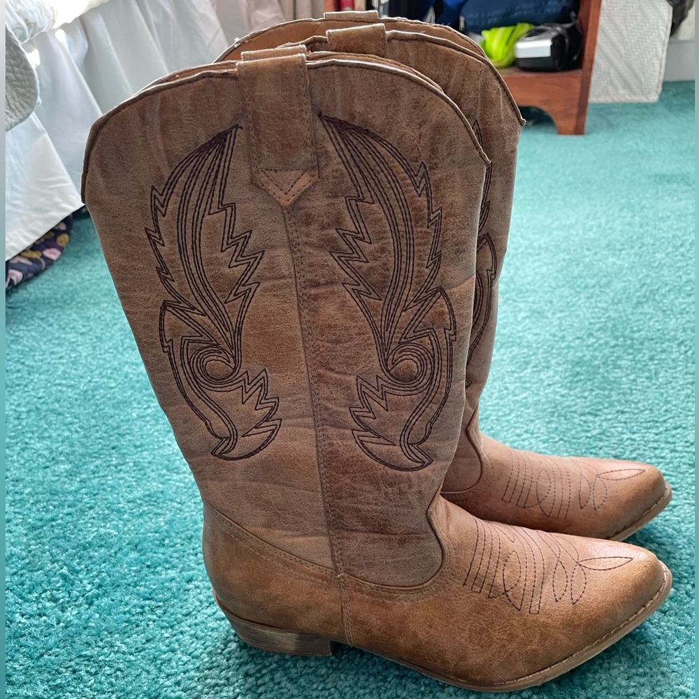 Calf high cowgirl boots